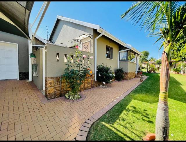 3 BEDROOM HOUSE FOR SALE IN ALBEMARLE